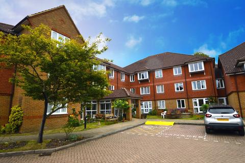 Allingham Court, Summers Road... 1 bed apartment for sale