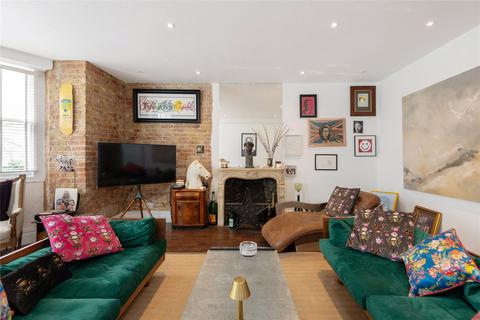 Roland Gardens, South Kensington, SW7 3 bed apartment for sale