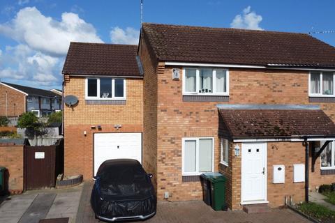 Springwell Avenue, Mill End... 3 bed semi