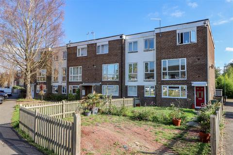 College Road, Southwater, Horsham 2 bed maisonette for sale