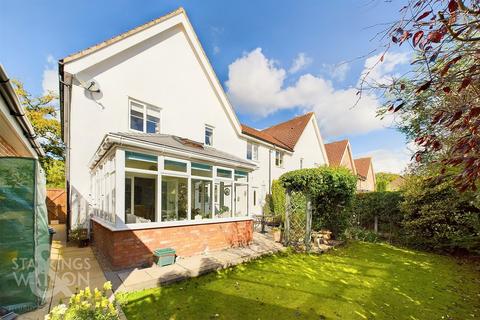 4 bedroom semi-detached house for sale