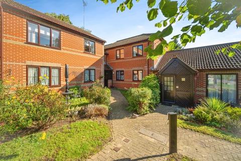 Goldsmith Way, Crowthorne RG45 2 bed retirement property for sale