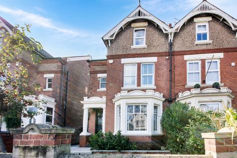 Axholme Road, Doncaster, South Yorkshire 4 bed semi