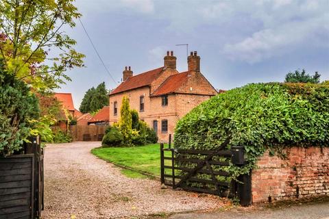 High Street, Swinderby, Lincoln 5 bed farm house for sale