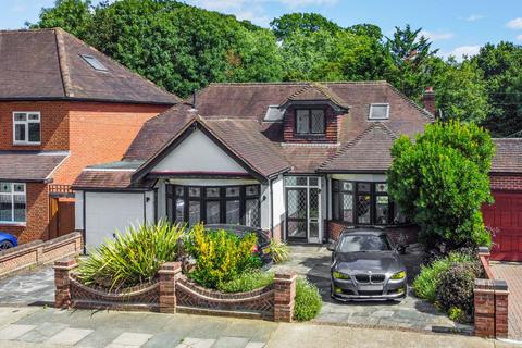 Lake Rise, Romford 4 bed detached house for sale