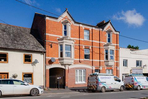 Bevin Court, Crediton, EX17 2 bed flat for sale