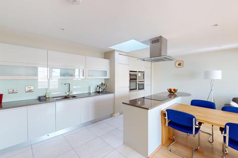 Western Road, City Centre, Brighton, BN1 2 bed flat for sale