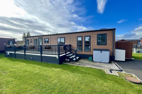 2 bedroom lodge for sale