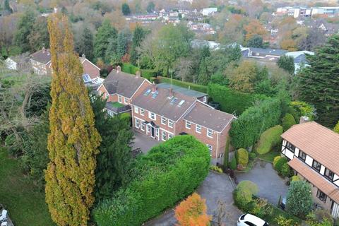 8 bedroom detached house for sale