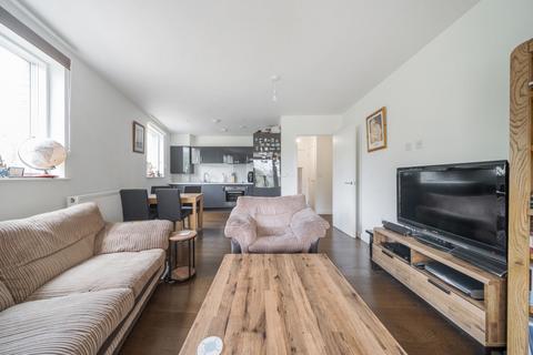 Kenneth Way, London 2 bed apartment for sale
