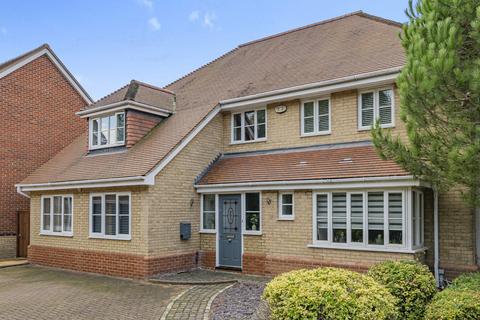 Gregory Mews, Waltham Abbey EN9 6 bed detached house for sale