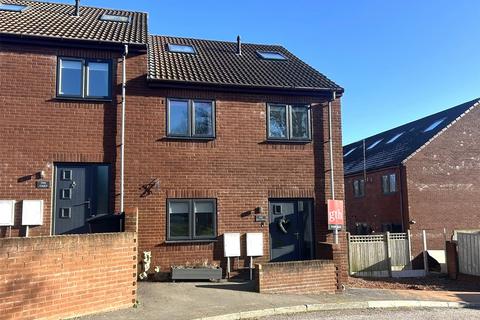 Leach Road, Chard, Somerset, TA20 4 bed semi