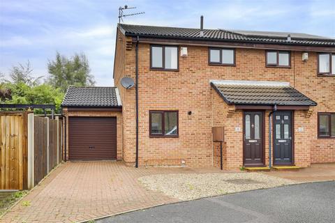 Hartside Gardens, Long Eaton NG10 3 bed semi