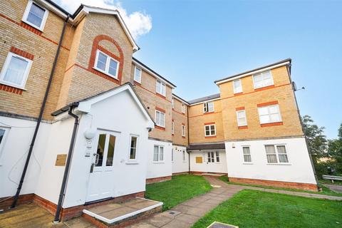 Clarence Close, Barnet, EN4 2 bed apartment for sale