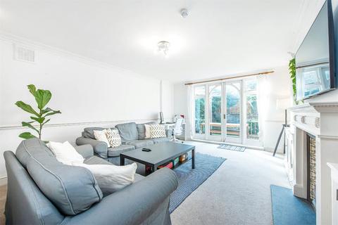 Wandsworth Bridge Road, London, SW6 3 bed flat for sale