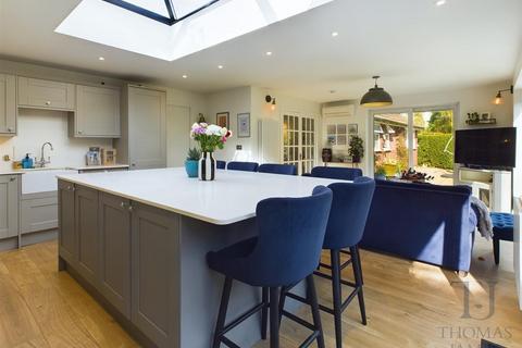 North Road, Ruddington, Nottingham 4 bed detached bungalow for sale