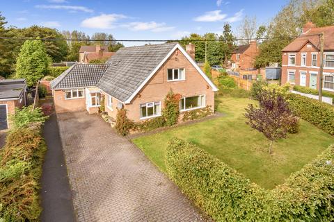 Hilltop Road, Oakengates, Telford... 3 bed detached bungalow for sale