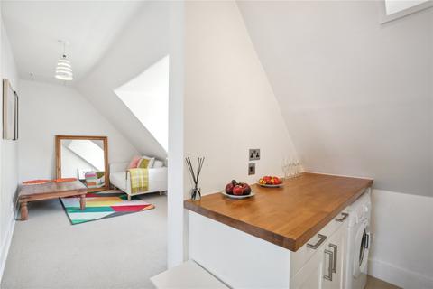 Marlborough Crescent, London, W4 1 bed apartment for sale