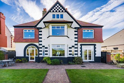 Beach Priory Gardens, Southport PR8 5 bed detached house for sale