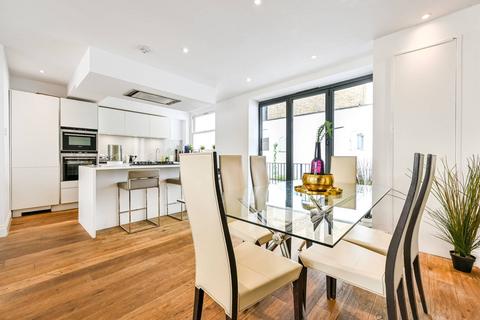 Eastnor Castle, Euston, London, NW1 3 bed flat for sale