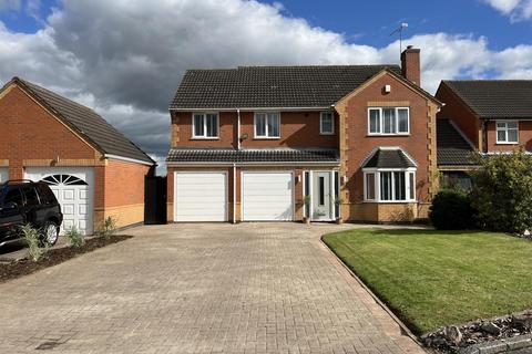 5 bedroom detached house for sale