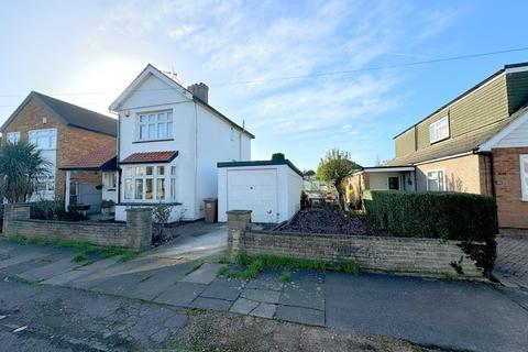 Ethel Road, Ashford TW15 3 bed detached house for sale