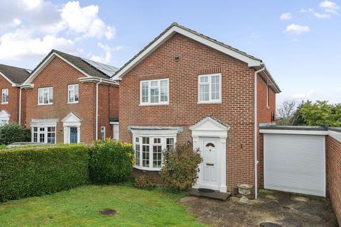 Selborne Close, Petersfield, GU32 4 bed link detached house for sale