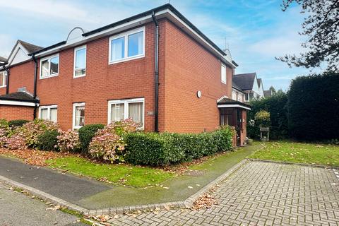 Malvern Court, Warwick Road... 2 bed apartment for sale