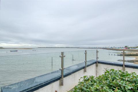 Waterside Marina, Brightlingsea CO7 2 bed apartment for sale