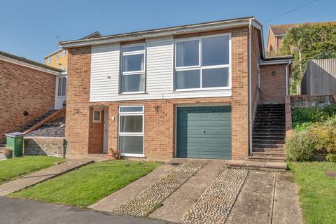 Millfields Road, Hythe, Kent, CT21 3 bed detached house for sale