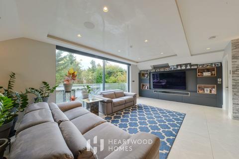 Nimrod Close, St. Albans, AL4 9XY 6 bed detached house for sale