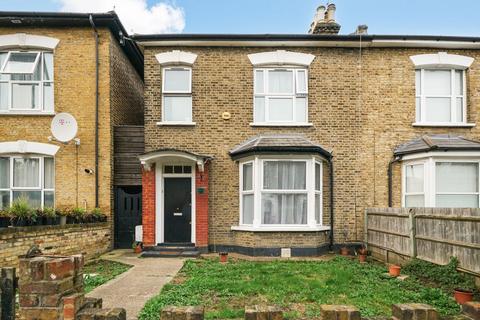 The Avenue, London, N8 0JR 4 bed terraced house for sale