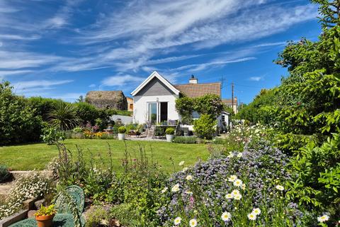 Priory Hill, Llawhaden, Narberth, SA67 3 bed bungalow for sale