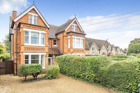 5 bedroom semi-detached house for sale