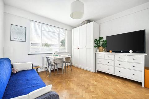 Studio flat for sale