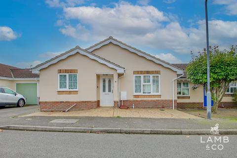 Chaffinch Drive, Harwich CO12 3 bed semi