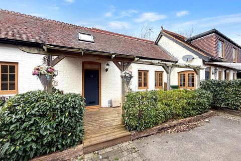 South Street, Portslade Village... 2 bed semi