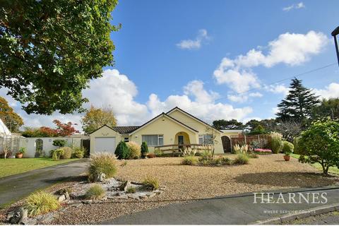 Martins Close, Ferndown, BH22 3 bed detached bungalow for sale