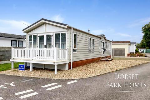 Hillbury Park, Alderholt... 2 bed park home for sale