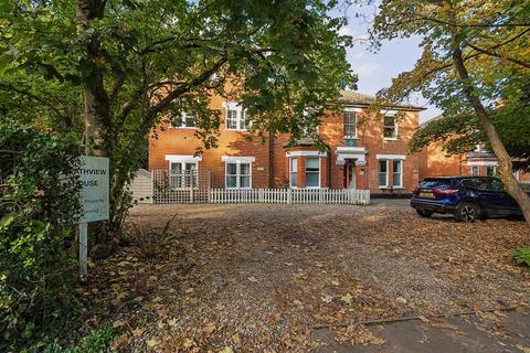 Broomhall Road,  Horsell,  Woking,  GU21 1 bed flat for sale