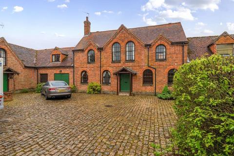 Elcot,  Berkshire,  RG20 3 bed link detached house for sale