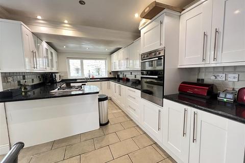 Llewelyn Street, Aberdare CF44 4 bed terraced house for sale