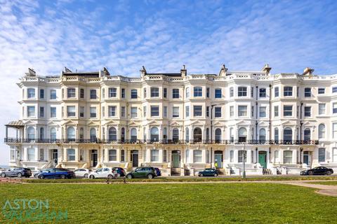 Medina Terrace, Hove BN3 2 bed apartment for sale