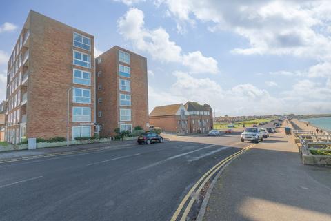 The Parade, Birchington, CT7 2 bed flat for sale