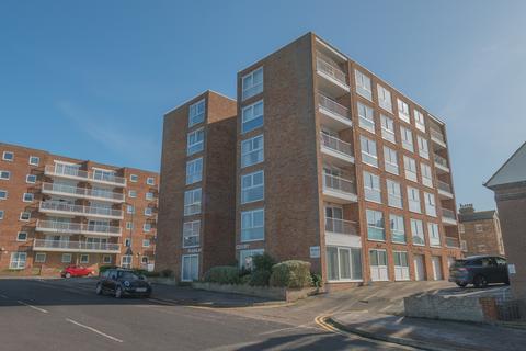 The Parade, Birchington, CT7 2 bed flat for sale