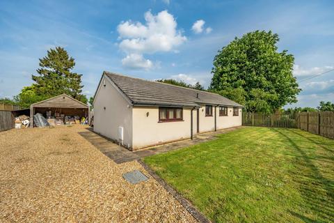 Bladon,  Oxfordshire,  OX20 4 bed detached bungalow for sale