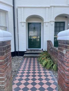 Vicarage Road, Cromer 2 bed apartment for sale