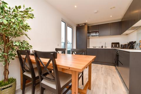 High Street, Purley, Surrey 2 bed apartment for sale