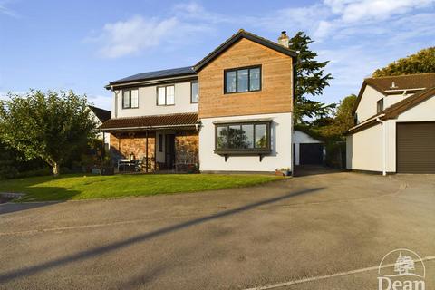 The Orchards, Lydney GL15 4 bed detached house for sale