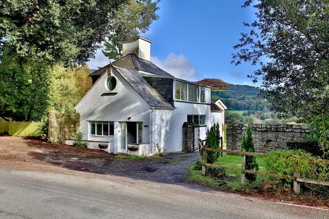 Crickhowell NP8 3 bed detached house for sale
